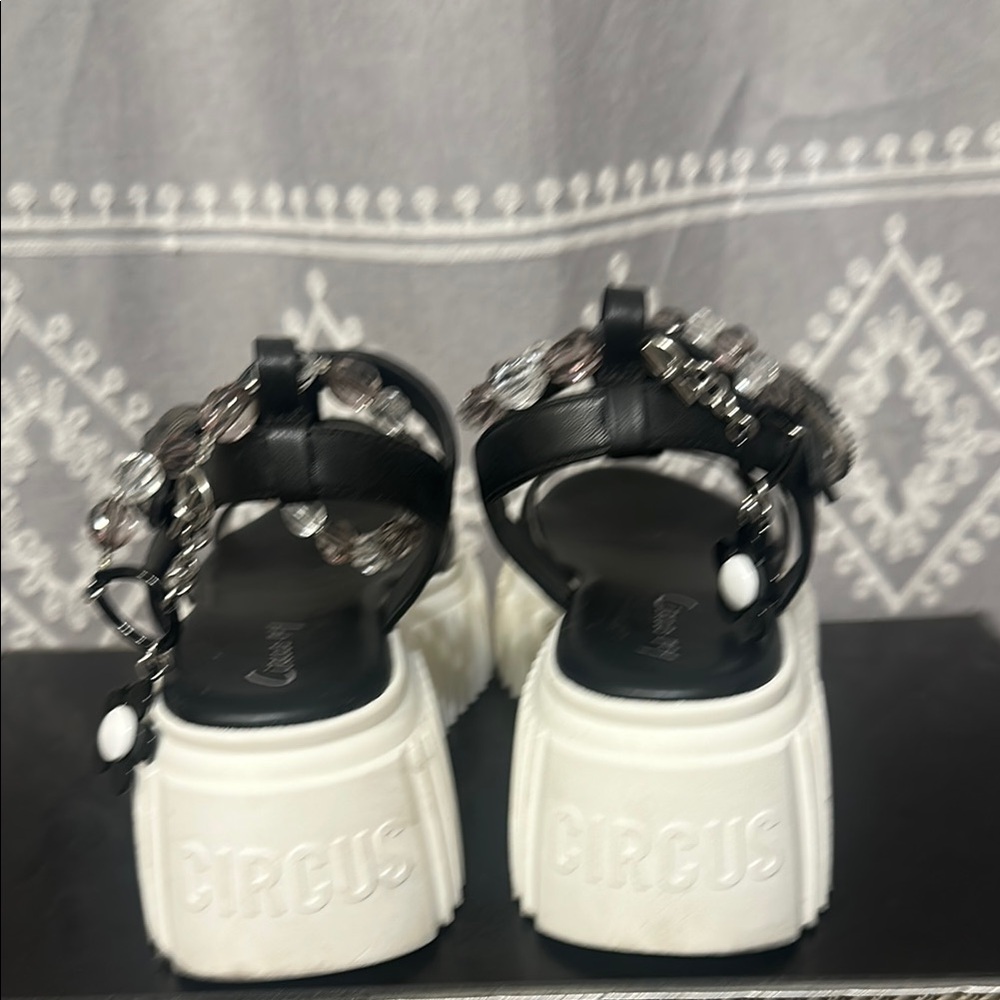 Circus By Sam Edelman Black and White Platform Sandals - Picture 5 of 6